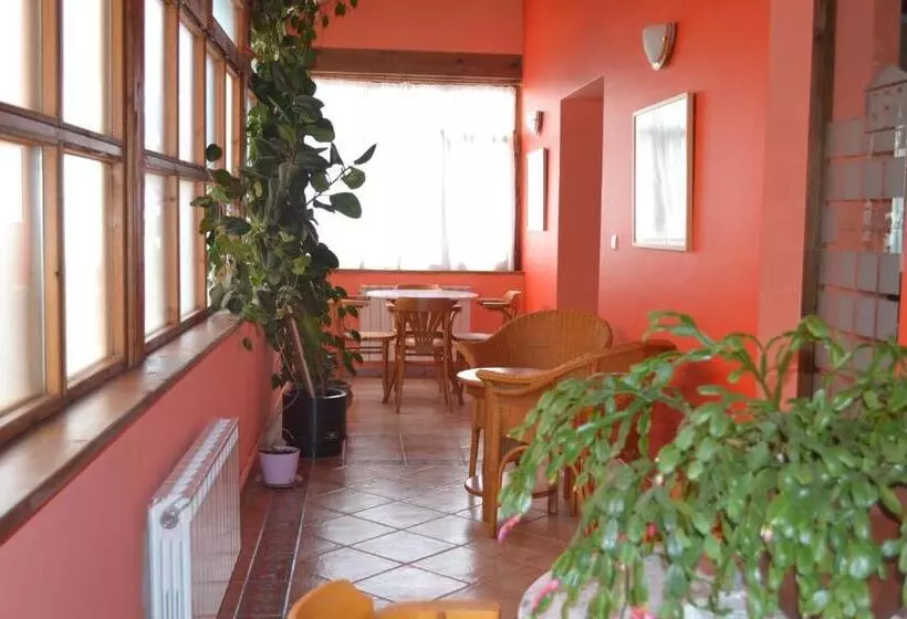 ホテル Hostal Albe