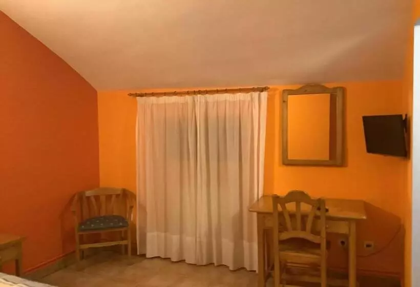 ホテル Hostal Albe