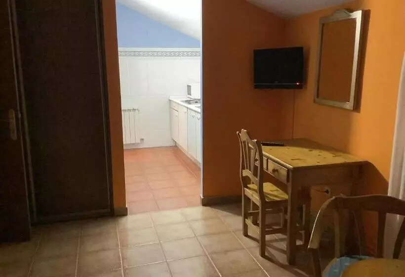 ホテル Hostal Albe