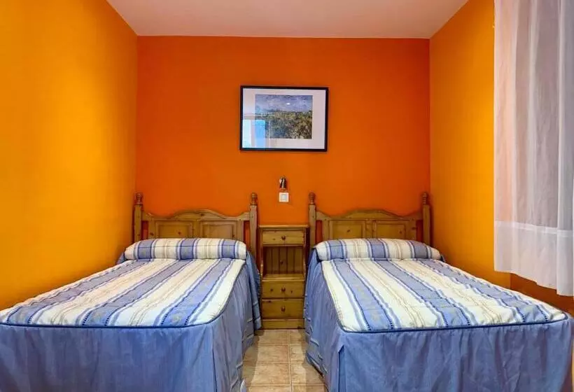 ホテル Hostal Albe