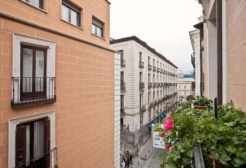 هتل Hostal A  Nuestra Senora De La Paloma