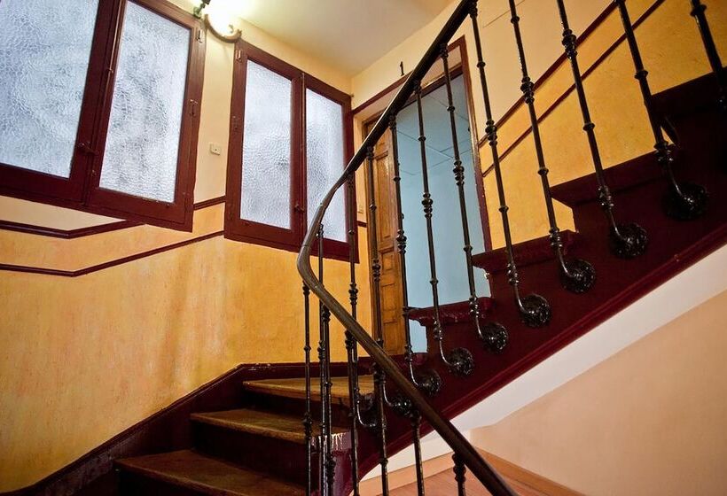 هتل Hostal A Nuestra Senora De La Paloma