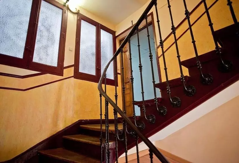 هتل Hostal A  Nuestra Senora De La Paloma