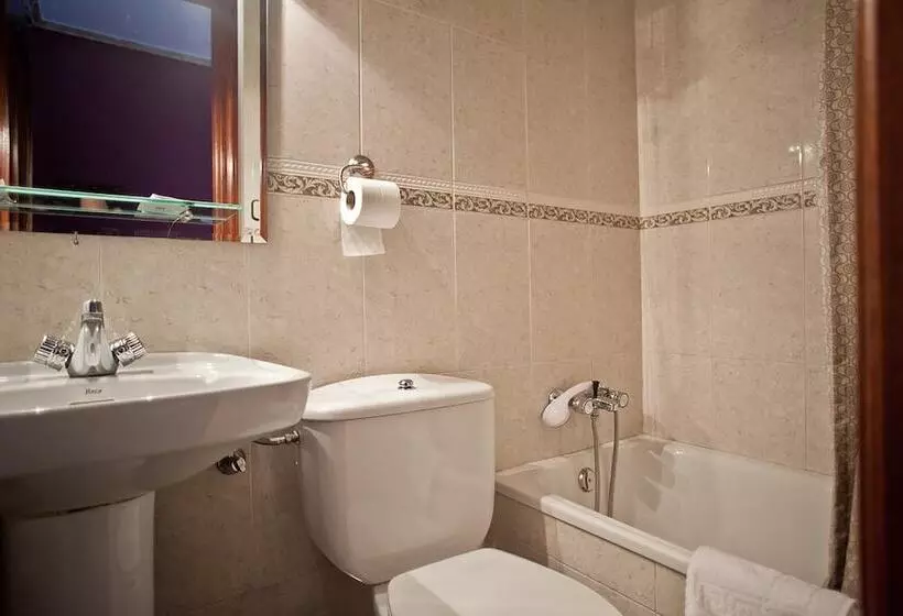 هتل Hostal A  Nuestra Senora De La Paloma