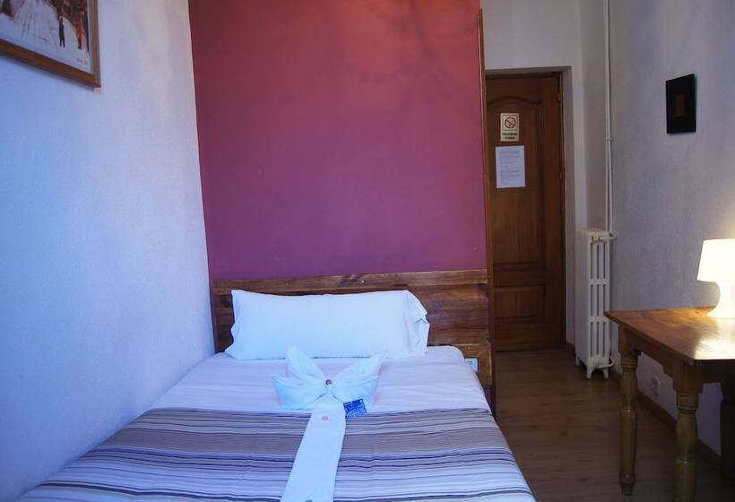 هتل Hostal A Nuestra Senora De La Paloma