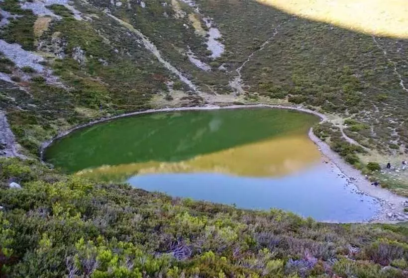 فندق Hostal Adela