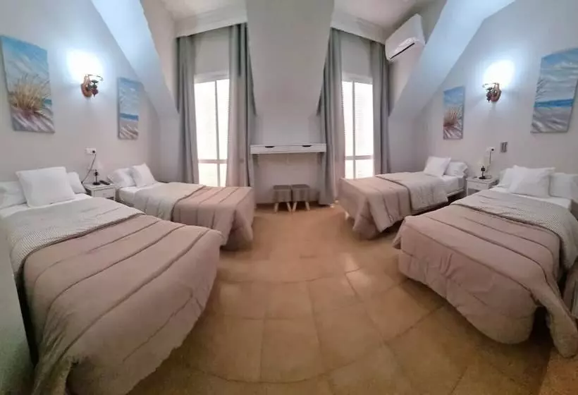 Szálloda Hostal Cuevas