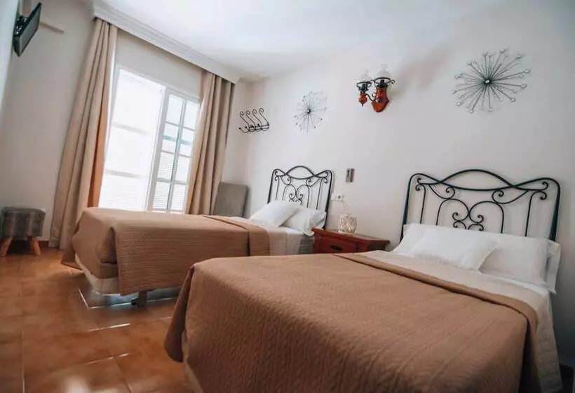 Szálloda Hostal Cuevas