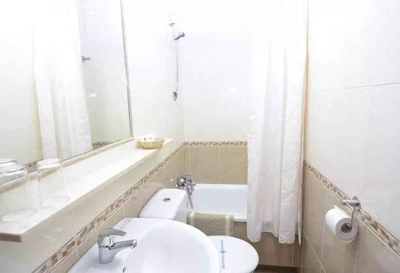 هتل Hostal Edreira