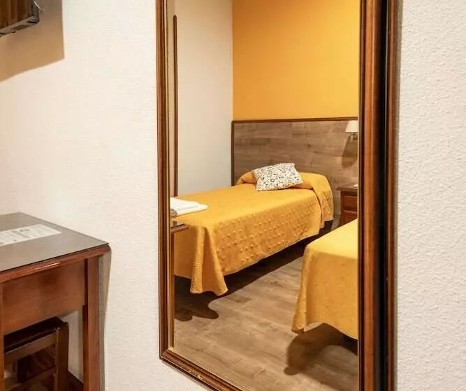 هتل Hostal Edreira