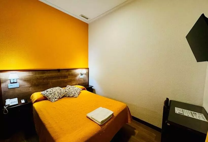 هتل Hostal Edreira