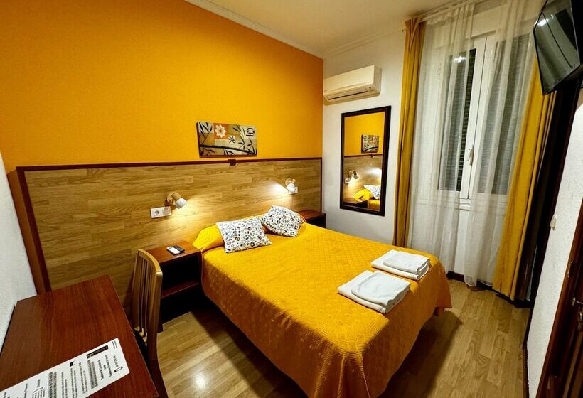 هتل Hostal Edreira