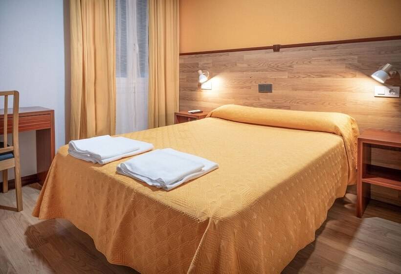 هتل Hostal Edreira