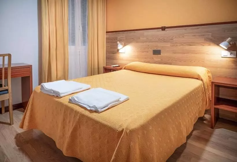 هتل Hostal Edreira