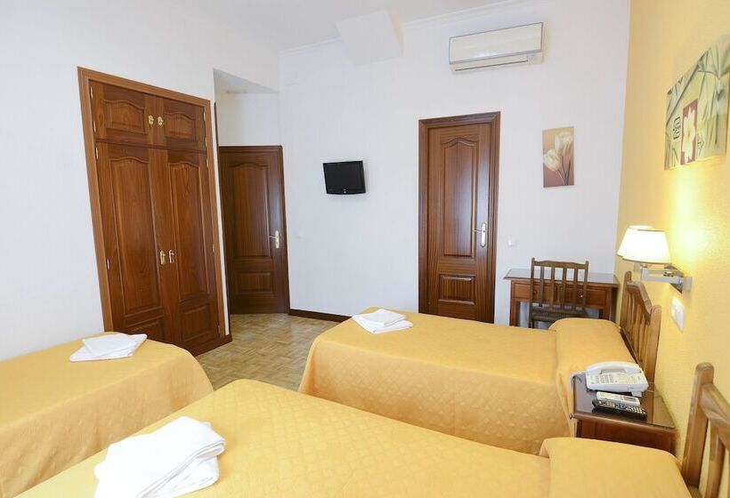 هتل Hostal Edreira