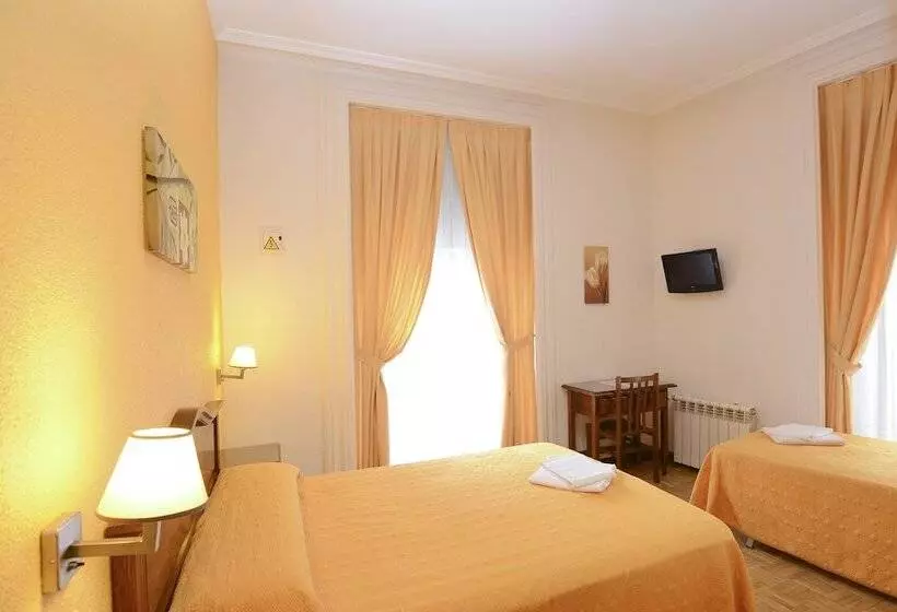 هتل Hostal Edreira