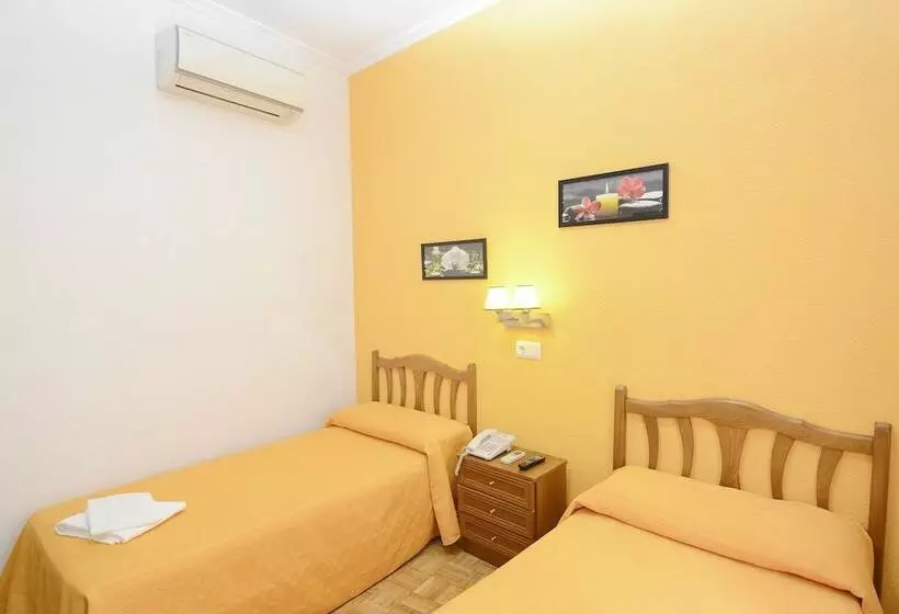 هتل Hostal Edreira