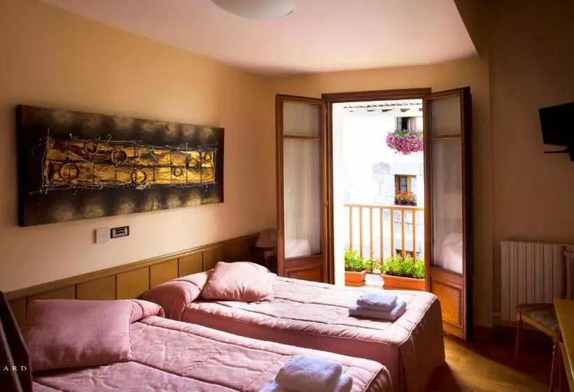 호텔 Hostal Musunzar