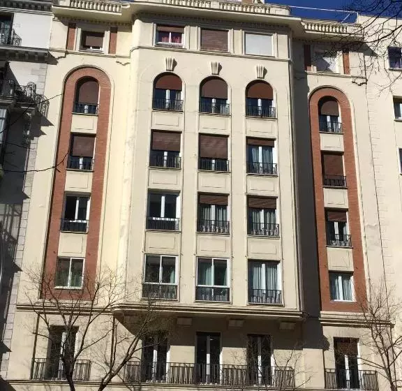 هتل Hostal Retiro