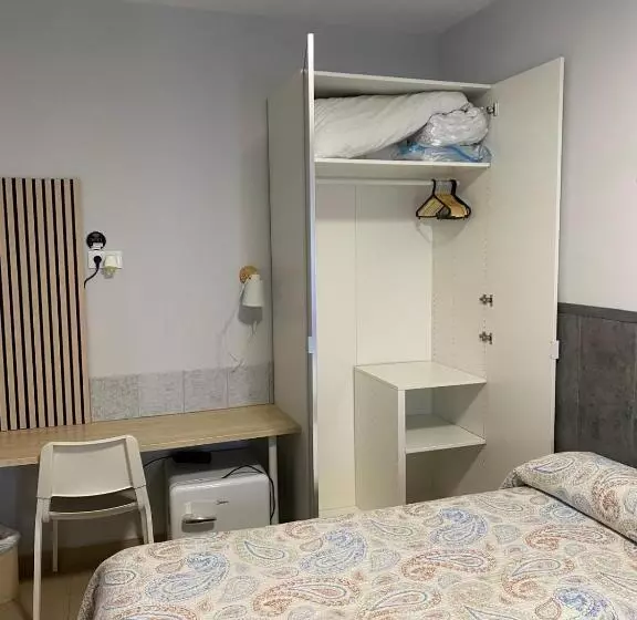 هتل Hostal Retiro