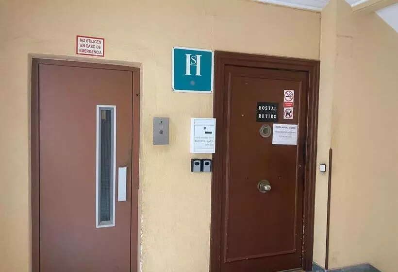 هتل Hostal Retiro