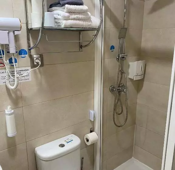 هتل Hostal Retiro