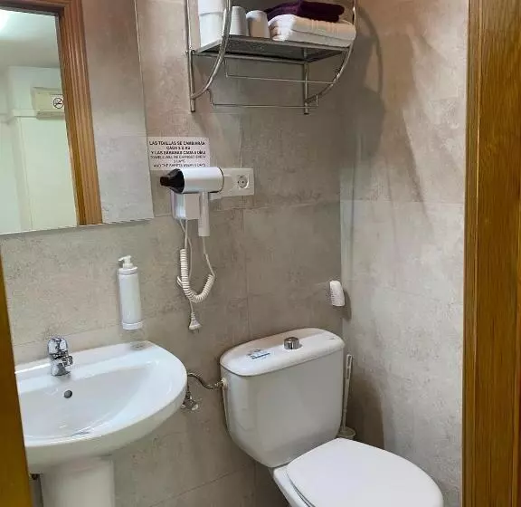 هتل Hostal Retiro