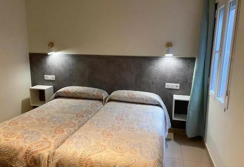 هتل Hostal Retiro