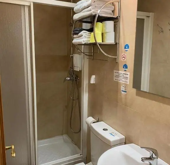 هتل Hostal Retiro
