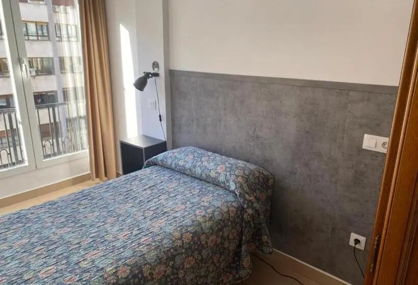 هتل Hostal Retiro