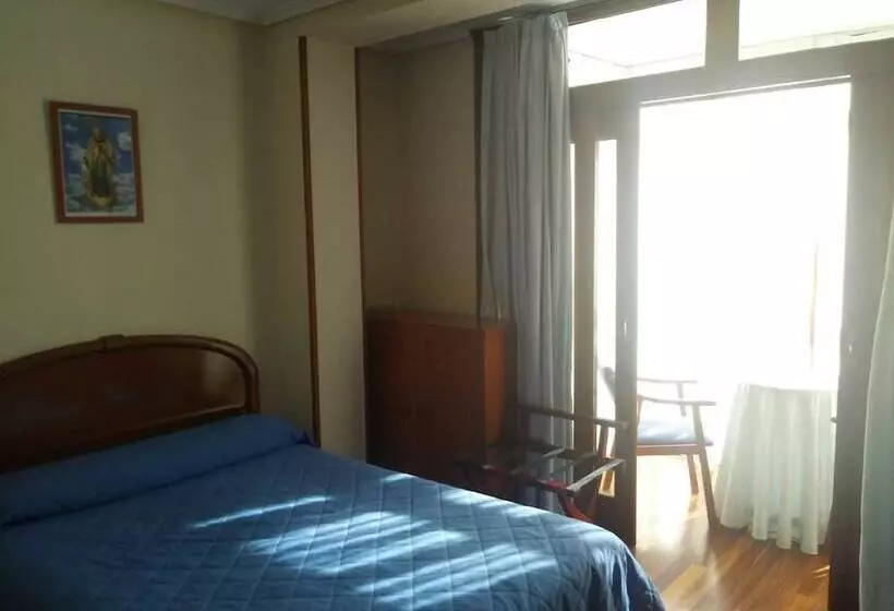 Отель Hostal Sancho Garcia