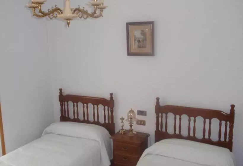 Hotel Pensión Arroniz