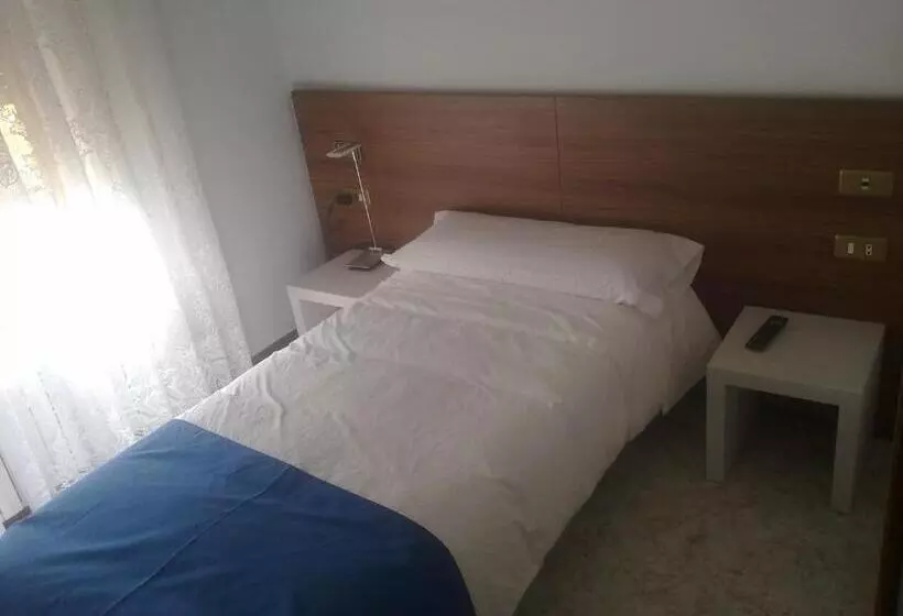 Hotel Pensión Arroniz