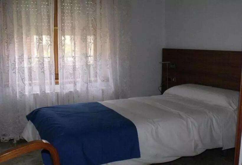 Hotel Pensión Arroniz