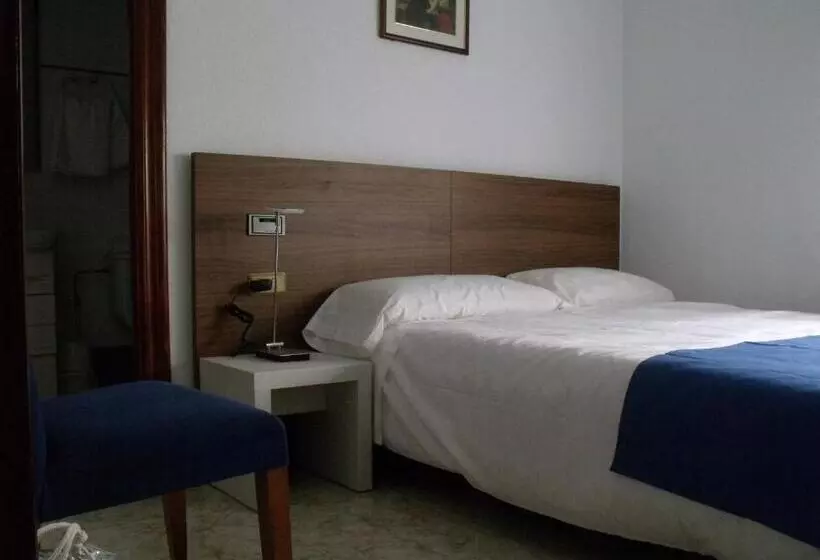 Hotel Pensión Arroniz