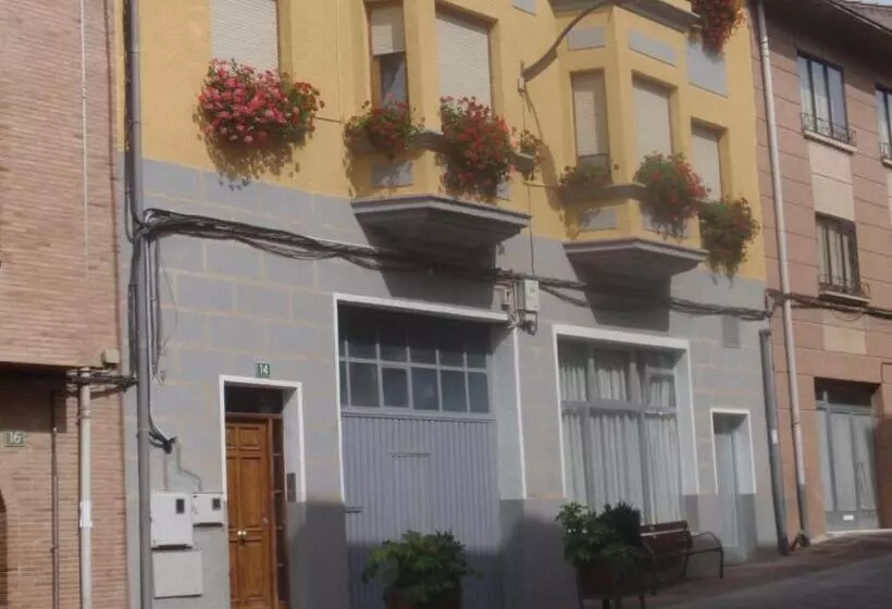 Hotel Pensión Arroniz