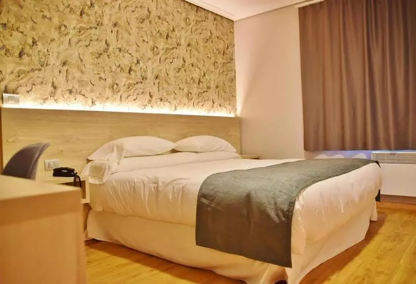 Hospedium Hotel La Marina Costa Da Morte