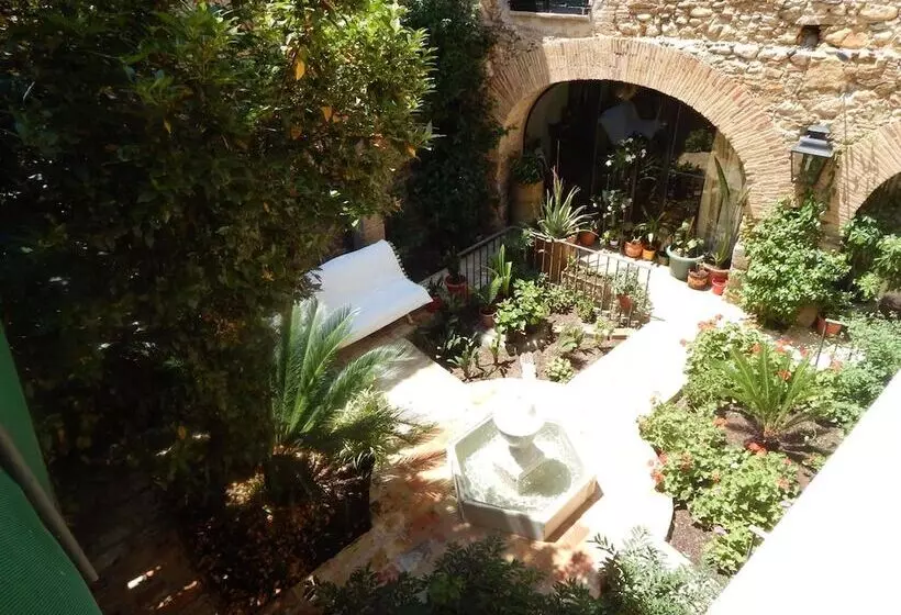 Hostel De La Font Peralada