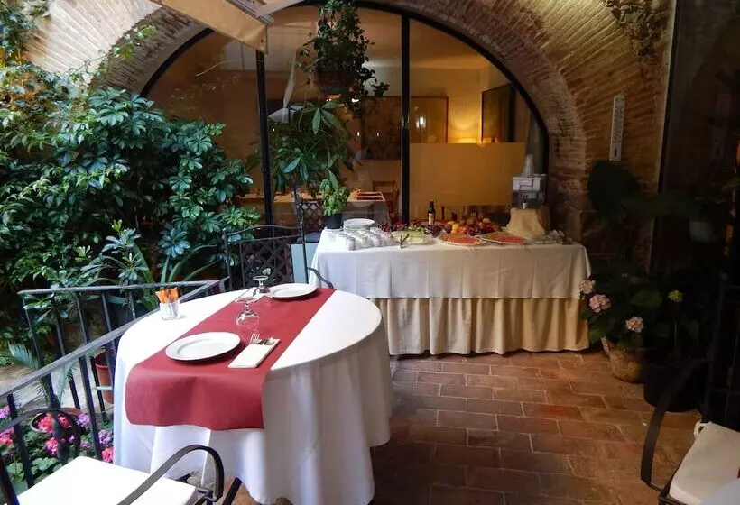 Hostel De La Font Peralada