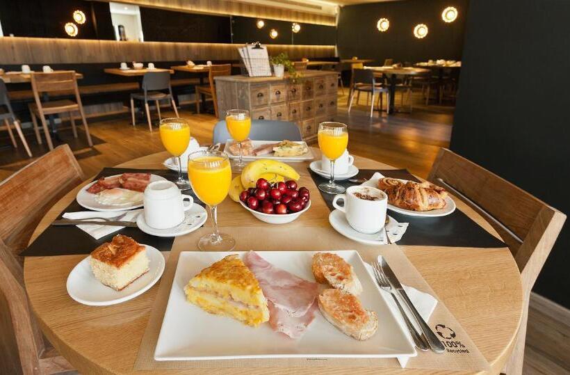 Отель Dos Rios Central