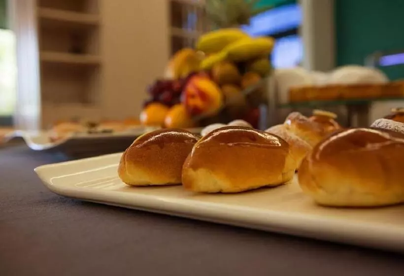 فندق Escuela Santa Brigida