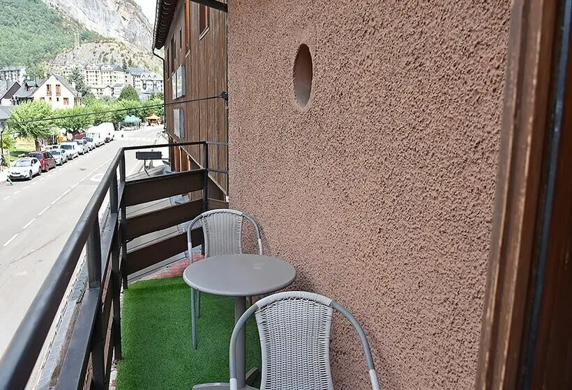 Hotel Sarao 3000
