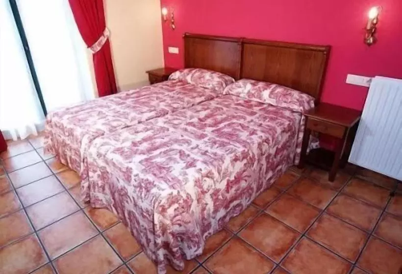 ホテル Apartamentos Villa De Cabrales