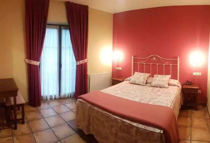 ホテル Apartamentos Villa De Cabrales