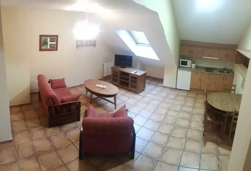 ホテル Apartamentos Villa De Cabrales