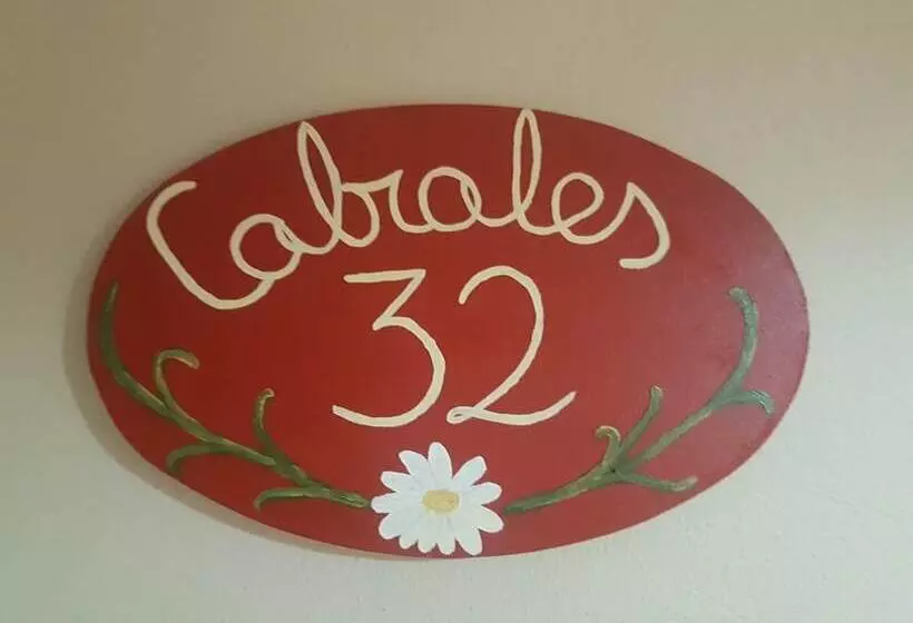 ホテル Apartamentos Villa De Cabrales