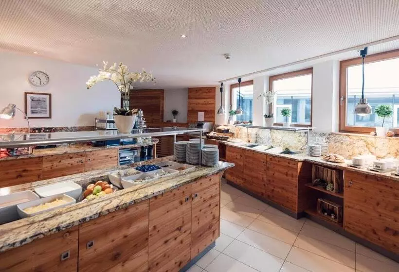 Отель Bon Alpina