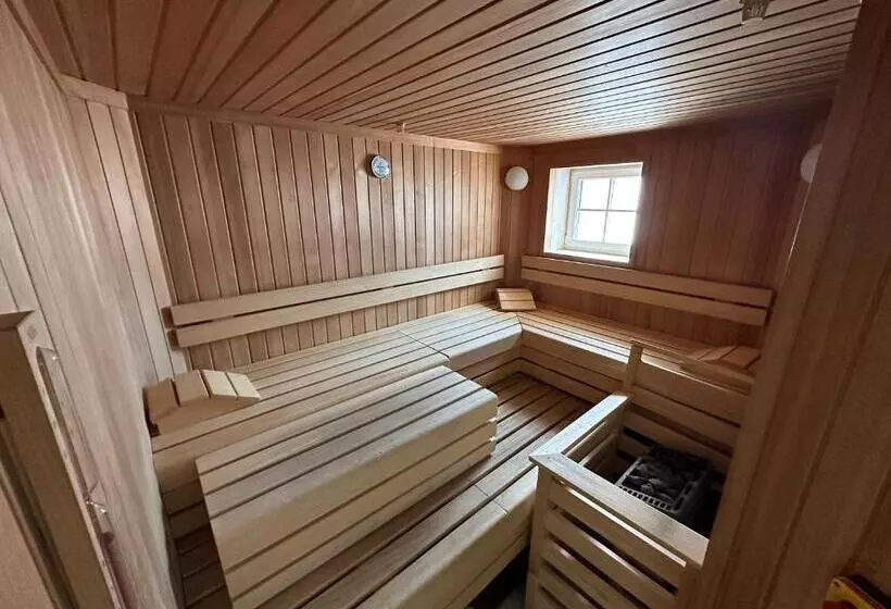 בית מלון כפרי Enzian   Adults Only