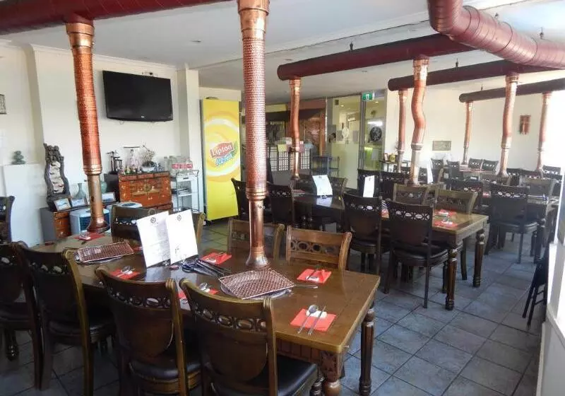 Отель Jacksons Motor Inn