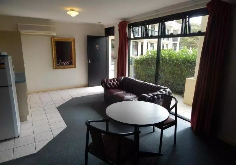 Отель Jacksons Motor Inn